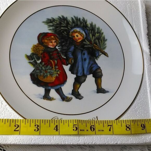 Avon Christmas Memories Collectors Plate 1981 - Picture 5 of 7